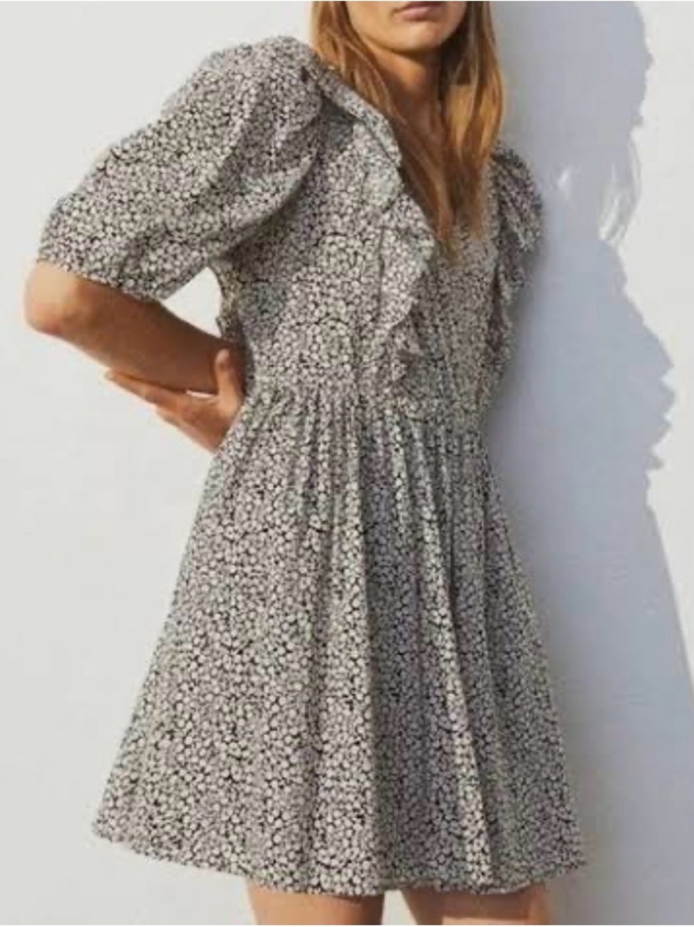 H&M Black and White Floral Puff-Sleeve Wrap Dress M